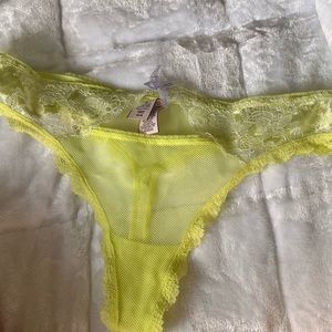 🍁𝚅𝚂 𝚜𝚎𝚡𝚢 𝚝𝚑𝚘𝚗𝚐